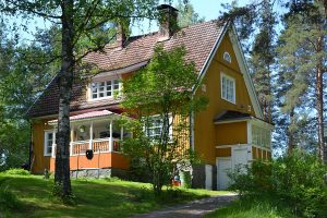 Ferdig oppusset hus på lande